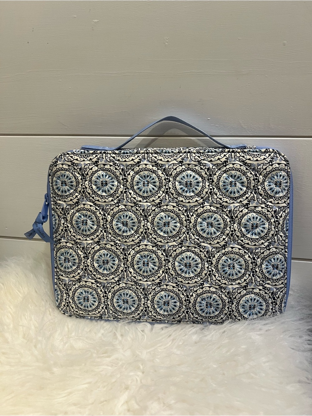 Vera Bradley Mini Sketched Medallion tablet organizer zipper closure easy carry